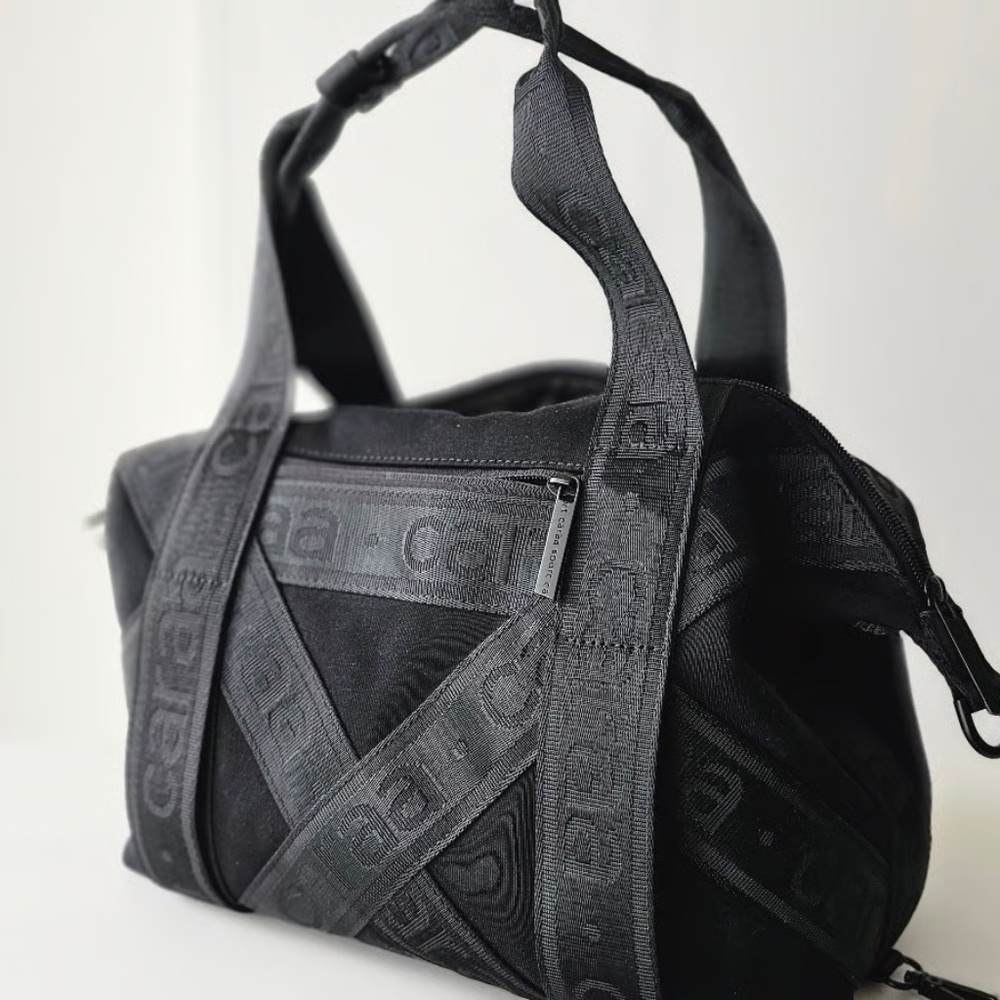 Caraa Sport Athena Duffel Bag Great Condition All Accessories!